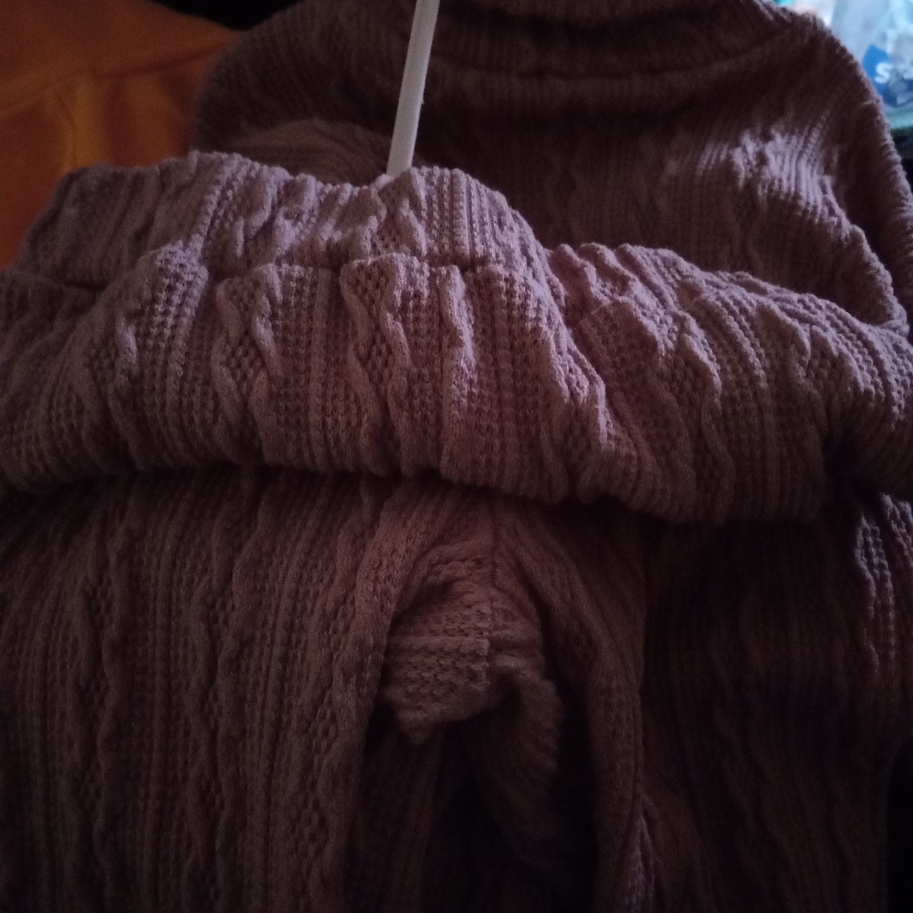 Sweater set - Picture 6 of 8